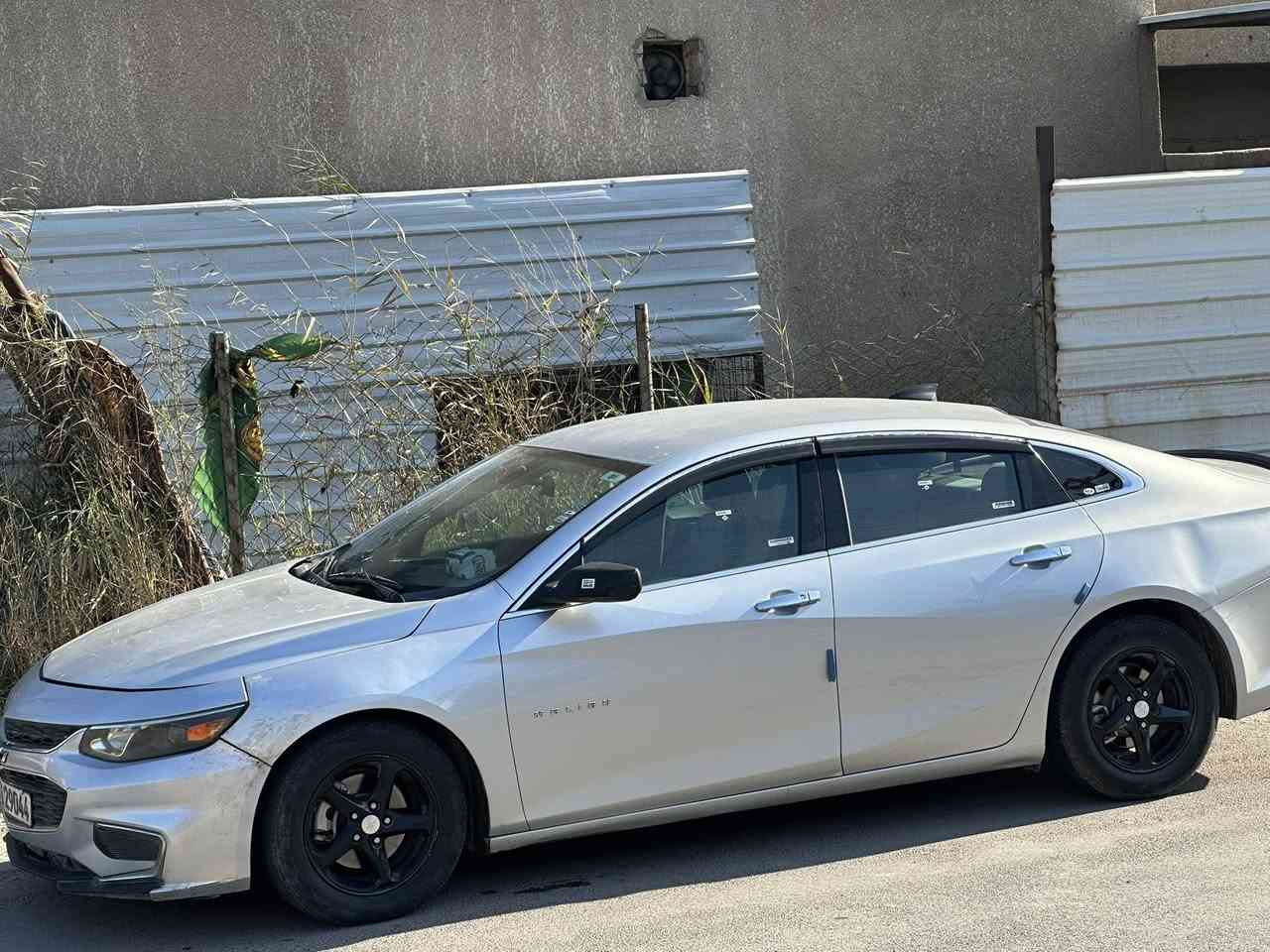 السلام عليكم 
شوفرليت ماليبو 
2017
موصفات عادية 
ضرره بس بنيد فقط 
سياره حلوه كعده ما تصرف عليه شي 
اريد أبيع او مراوس 
حتلو شي اغله منه ولفرق موجود 
سعر 95
***********
بي وتساب هم
