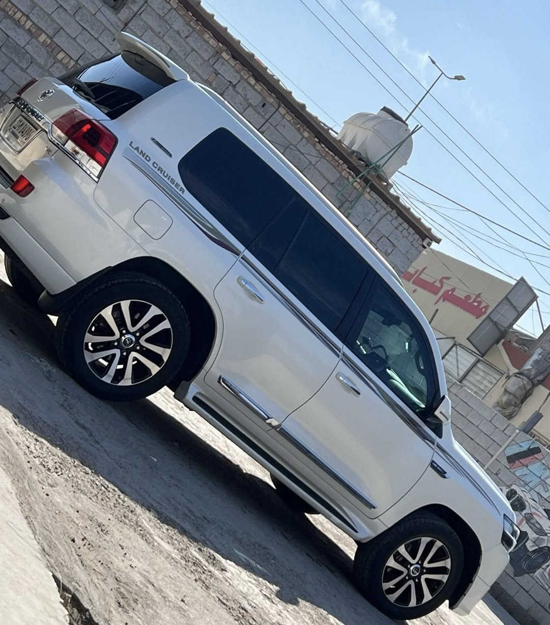 السلام عليكم  لاندكروز 2019بريم مكفول كفاله عامه فول مواصفات 1/1 ثلا جه داخليه تشغيل عن بعد فتح سقف حساس اماًمي خلفي تحكم ستيرن 8يرباك كأمره خلفيه كشن 2كهرباء +جلد مكينه 6سلندر رقم بغداد مميز تخم تاير جديد  اي ستفسار تصل ***********
