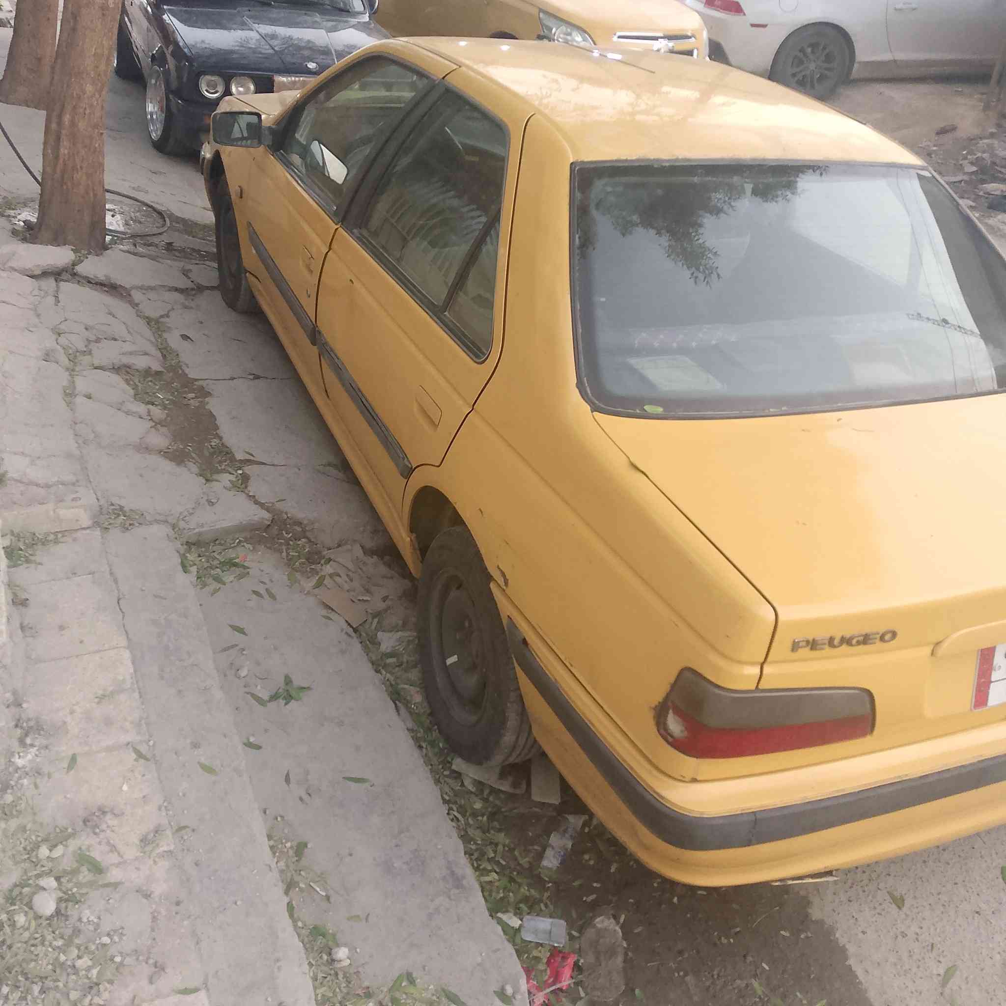 عندي بيجو بارس للبيع موديل 2015للاستفسار الاتصال على ***********
