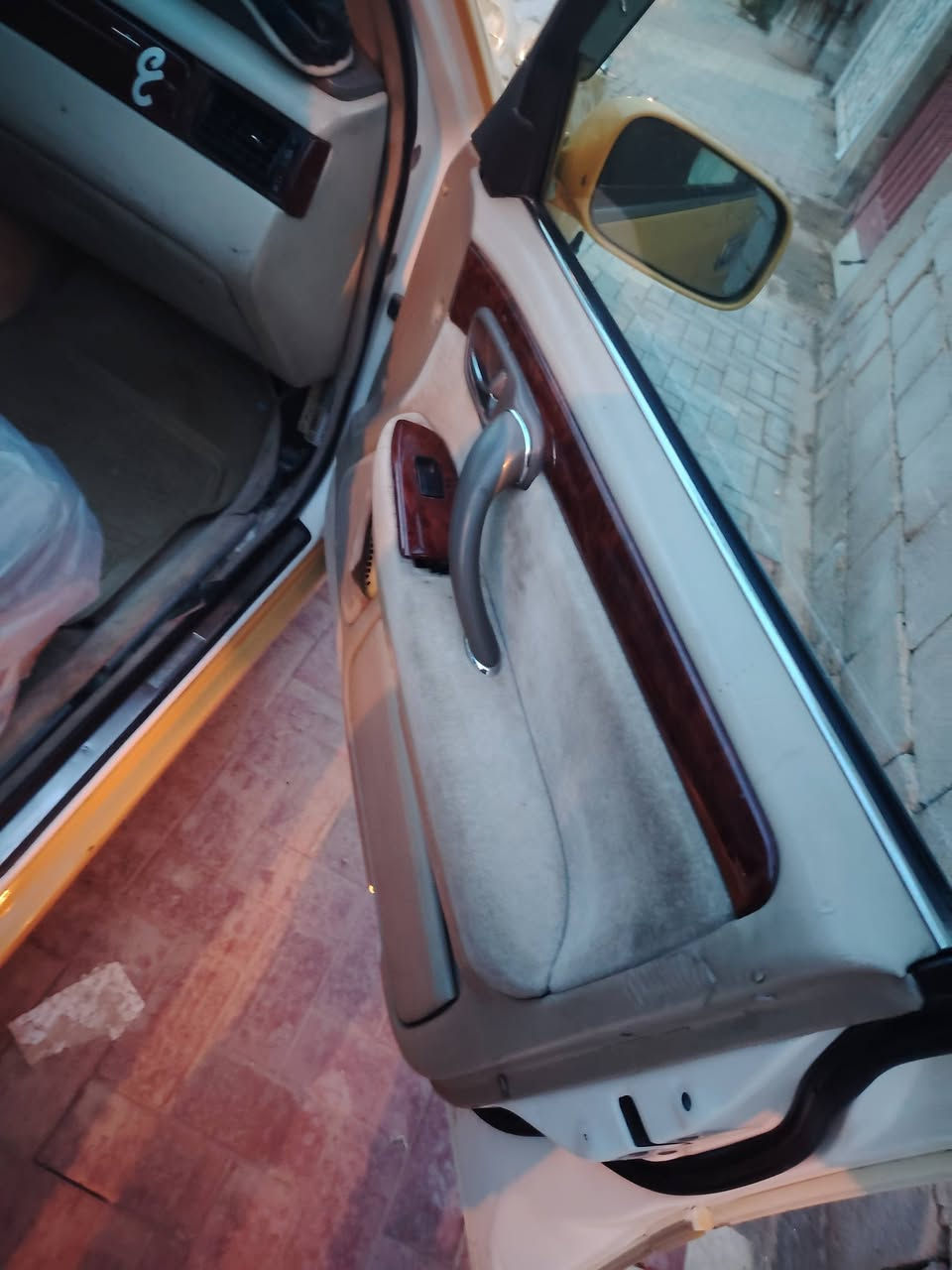 سلام عليكم ملكه صفره رقم احمر اصولي صلاح الدين كصه قماره راعيها يسويلك وكاله عامه كبل تروح تمشي بل معامله مكينه ديفور الجبير هيا ولكير شادهن قبل شهرين من عقيل حداديه الخلفيه جديده الماميه زينه بيها بس المشط عوزه تجفيت بس زين مو ثكيل  تخم تاير جديد تخم ويل جديد راديتر ماء جديد منضومه مال تبريد جديده كامه ذاك الموسم شاده بس شغلته هسا مابي بروده باتري جديد طاحونه جديده هيا مصفره غرمات عليه شي قليل خطها كربلاء بغداد بيها حته باج مال عارضه مكان السياره كربلاء اطوريج اي استفسار اتصل علرقم *********** او*********** او خاص او الاسيه بي واتساب  ملاحضه بس بيع بدون قصط
