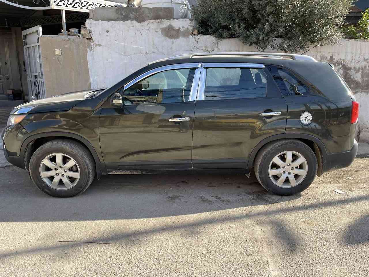 سورنتو 2011
لون زيتوني  رقمها ديالى 
بيها 3 قطع موجود سونار  ويه الصور 
السعر 135 وبيها مجال
للبيع او مراوس 
للاستفسار الاتصال 
***********
***********
