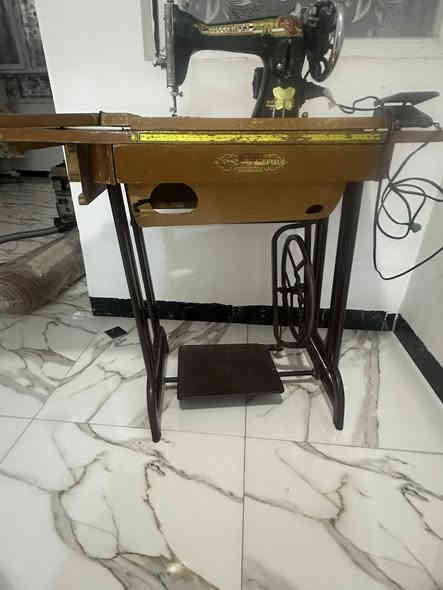 مكينة خياطة فراشة مستخدمة هيه والميزه مالته السعر 75الف 
كربلاء حي الحر
***********
