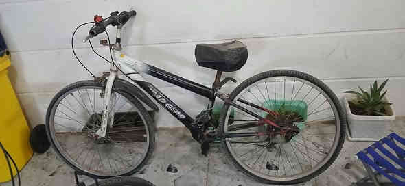 بايسكل للبيع لموصل الأيسر يعوزو فقط تايات وربط لسعر 25 الف ***********

