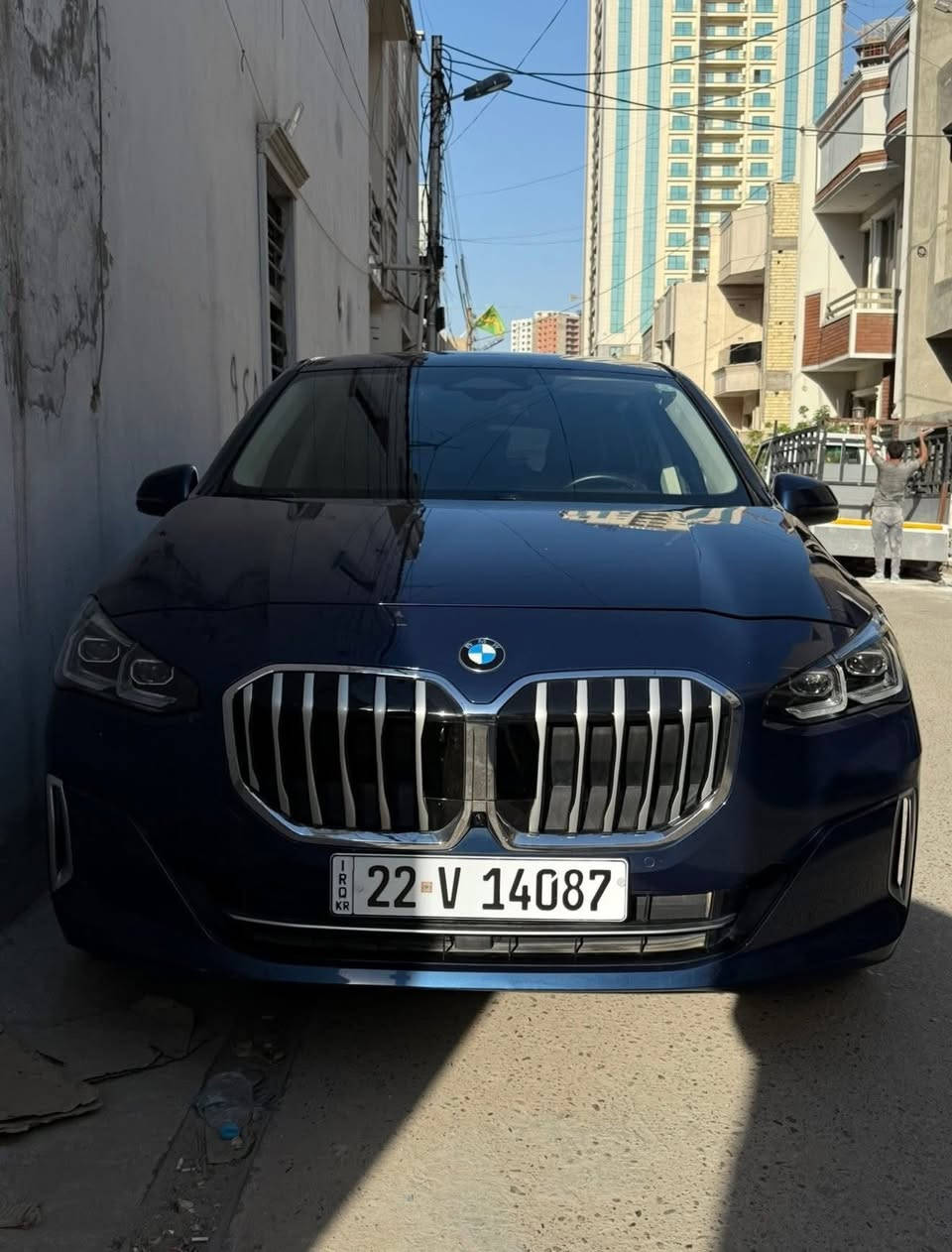 BMW 220i        سلام عليكم 
مراوس   T2  فقط
موديل : 2023 رقم اربيل الدولي الجديد تحويل مباشر 
مكينه : 20 تيربو 4 سلندر 
ماشية : 39 الف كيلو 
وارد الماني وياها كرت الضمان 
بيها صبغ  باب الصدر وجاملغ امامي مبدل نفس اللون 
صور سونر مرفقة بالمنشور 

فوووووول مواصفات : 
فتحة سقف بانوراما 
داتو شو 
سستم سماعات هارمان كاردون 
شاشات متصله كار بلي 
رادارات محيطية 
كامرات محيطية 
كامرات المانيه امامية خلفيه تسجيل 
كشنات مساج 
كشنات تدفئة وتبريد وخزن وستيرن تدفئة
شحن موبايل واير لس 
صندوق كهرباء 
وبعد بيها هواي مواصفات مذاكرهن 

مكان السيارة بغداد  
السعر 275 ورقة وبيها مجال 
للاتصال / ***********
