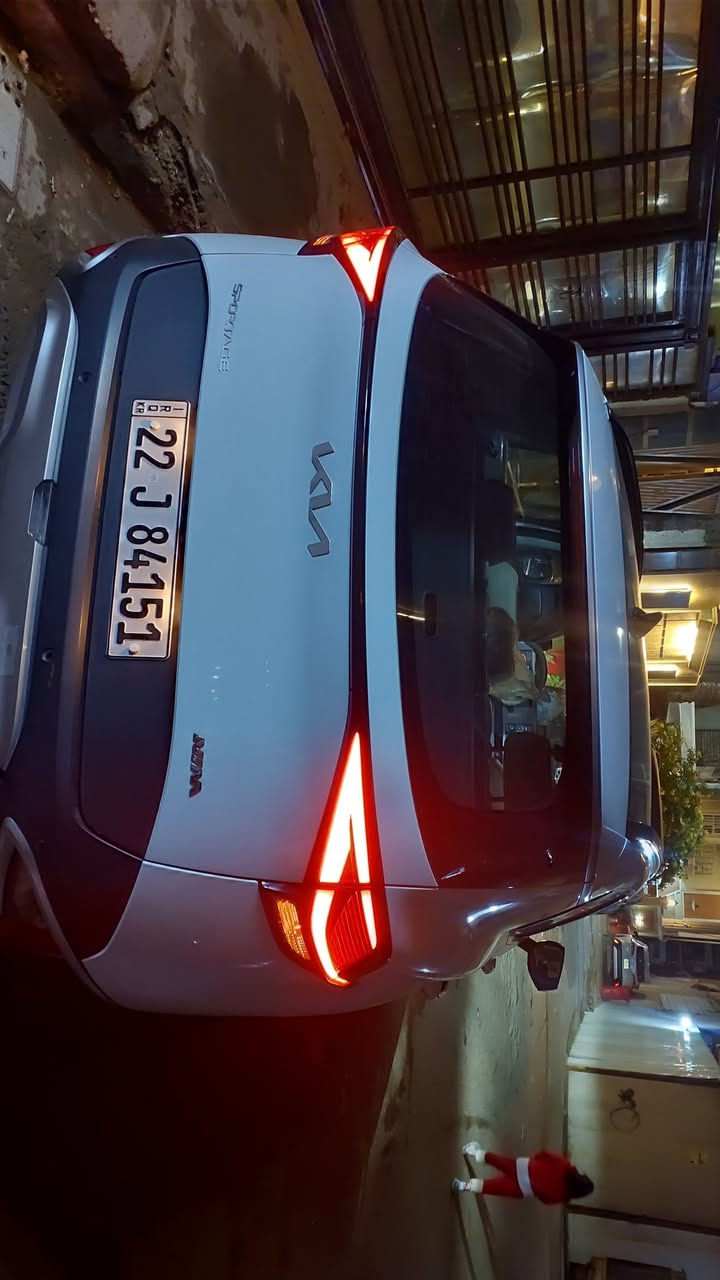 السلام عليكم سبورتج موديل ٢٠٢٤ وكاله نم
سياره ماشيه ٢٠ الف 
فول مواصفات ١على واحد اعلى فئه بل سبورتج الخليجي ميحتاج اشرح عنها مكفوله من الصبغ والبارد السعر المعروض ٢٥ الف وبيها مجال بسيط 
مكاني بغداد الحريه رقم الهاتف ***********
