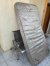 دوشك اسفنج • مضغوط • نظيف