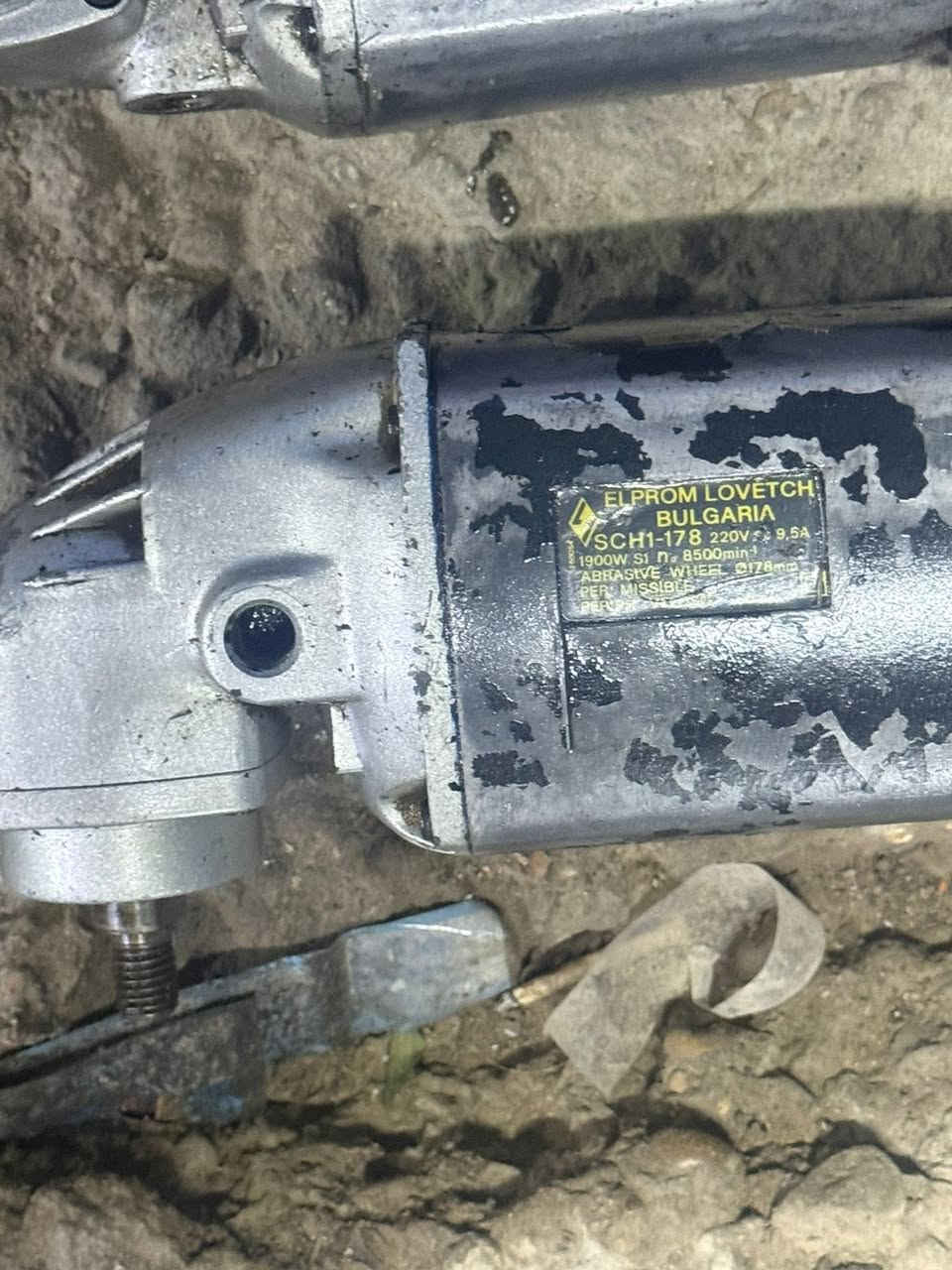 السلام عليكم
كوسرات ودريلات مستعمل بدون تصليح كلها شغاله العدد 9 قطع ابيع شلعه وع الفحص مكاني بغداد


**إذا كنت صاحب هذا الإعلان وتريد حذفه لأي سبب، رجاءا أرسل رسالة إلى الدعم الفني**