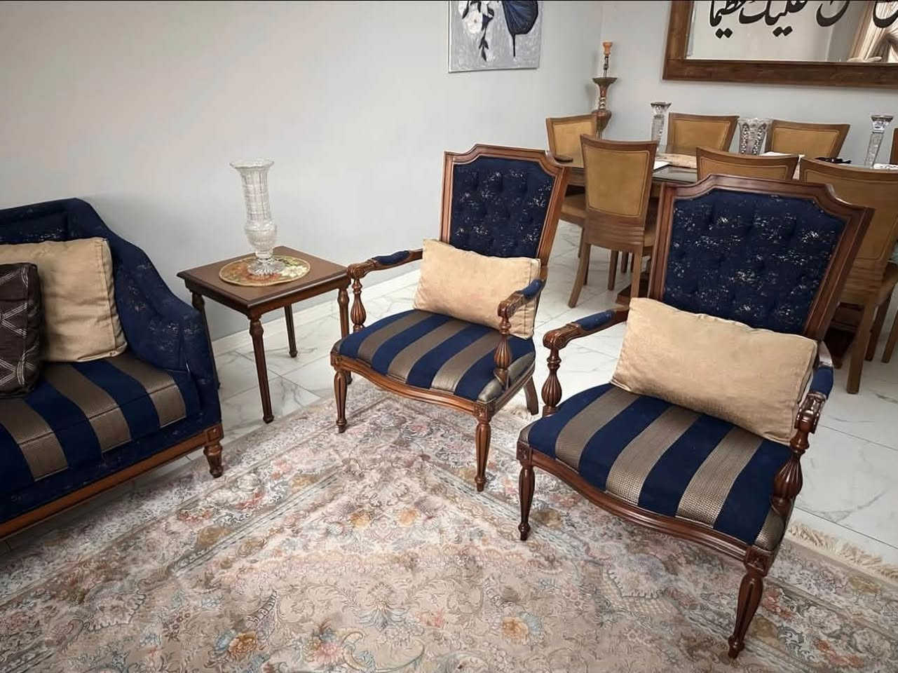 طقم قنفات مستعمل للبيع
عدد كراسي 10
بحالة جيدة جداً
السعر 1,250,000


**إذا كنت صاحب هذا الإعلان وتريد حذفه لأي سبب، رجاءا أرسل رسالة إلى الدعم الفني**