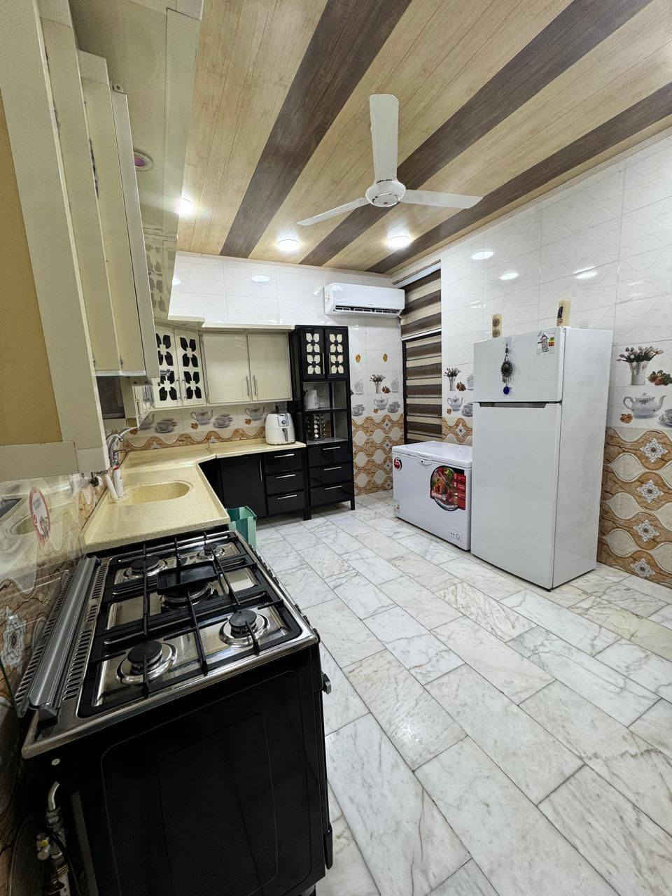 #دار_للبيع_شارع_80_كربلاء_محيزم_طابو_صرف

🏚️دار للـبيـــع شــارع 80 كــربــلاء محيزم🏚️

❇️خــلــف مــســجـد الــرحــمـان  مباشرتا قريــب عـلى الـشارع العام❇️

🔺🔺الـــدار ركــن🔺🔺

🟢🟢الــمـســاحــه 130 متر🟢🟢

🟡طــابــو صــرف🟡

⭕️الواجــه 10 والنــزال 13⭕️

⚡️⚡️يــحــتــوي على⚡️⚡️

✅الــطابــق الارضــي //غــرفة نــوم واحــده وهــول وصــالة

اســتــقـبـال ومــطـبـخ ومجمع صحيات

✳️الــطابق الــثـانـي //غــرف نــوم عــدد اثــنان وهــول ومجمع صحيات

🔻🔻عرض الــشارع 10 مــتر🔻🔻
________
🟣⭐للاٌســــتفسار⭐ 🟣  
#مـكتب_واحــــة_بــابــل_للــعقار
#الــــكائن_في_حــي_الكــــــرامه
#منتصف_شارع_الضريبه
#مجاور_محطة_غزل_لغسل_السيارات
#مقابل_المحافظه_الجديده ☎️
📲  ***********  ☎️
اتصال او واتساب 
#مــن_لــديــه_عــقــار_تــجــاري_او_ســكــني_او_زراعــي_للــبــيــع_او_للايــجــار
#مـــراســلة_الــصــفـــحه_او_الارقــام_المــدرجــه_اعلاه
