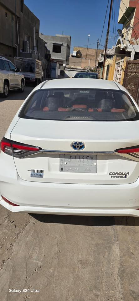 السلام عليكم 
كورلا 2023 داخل احمر علامة زركة 
ماشية ٥٠ الف 
فول مواصفات 
مكانها الحلة 
سعرها 135$ قفل 
***********
بيها شخط جدا بسيط بداية البنيد الباقي كفالة
