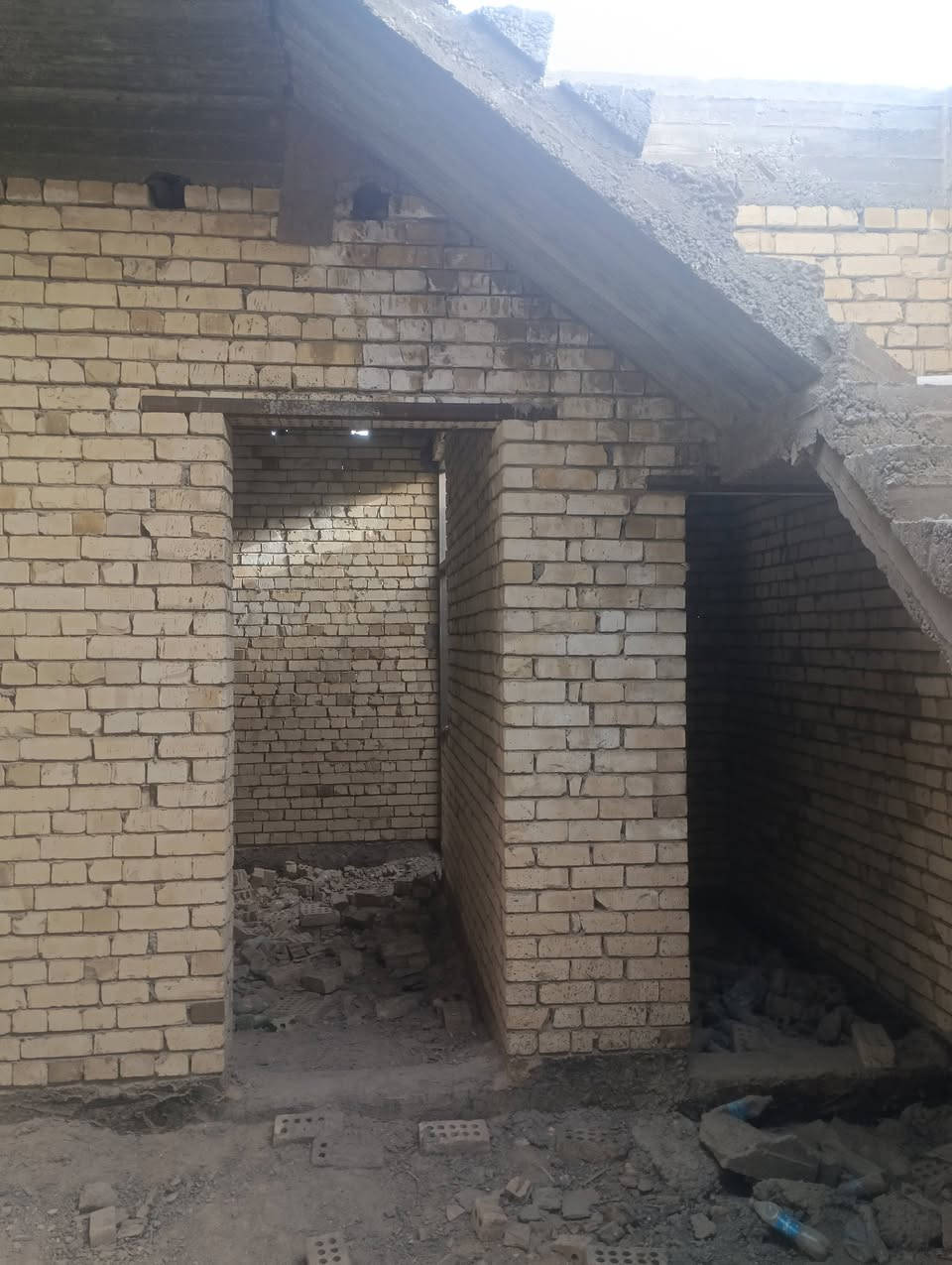 سلام عليكم هيكل البيع 100م سند 25طابو خلف التجاري قرب السفاره التركيه كربلاء المقدسة لاستفسار ع
الرقم /***********
