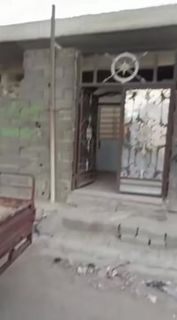 بيت في منطقة الحميدية مساحة 100م قرب السوق الثاني علشارع العام كامل من...