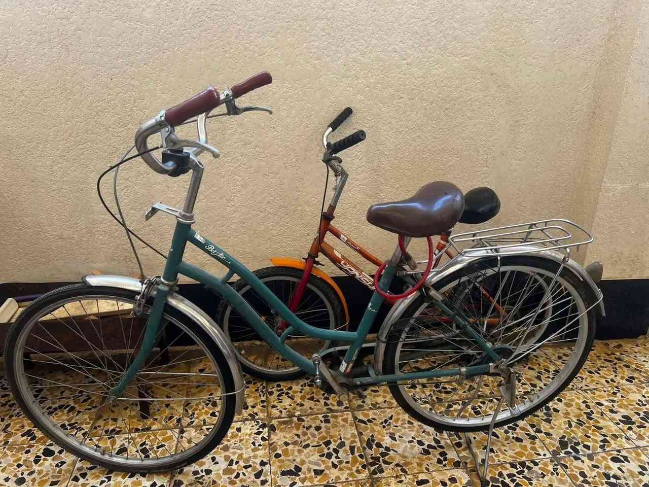 سعرهن75 وبيهن مجال العنوان حي العامل شارع عكش الرقم ***********
