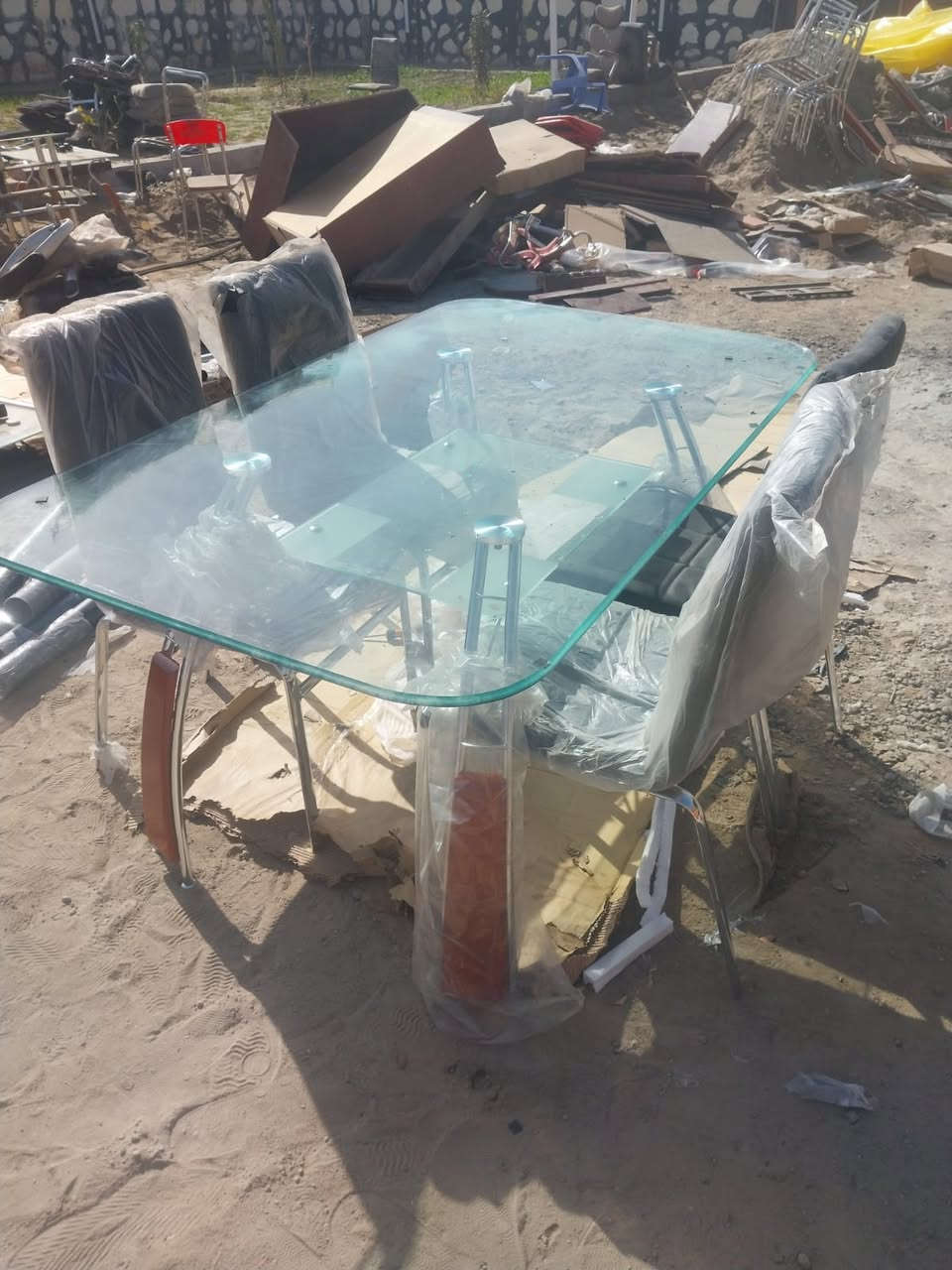 لل بيع وانسب الاسعار  كراسي وميز طعام ***********
