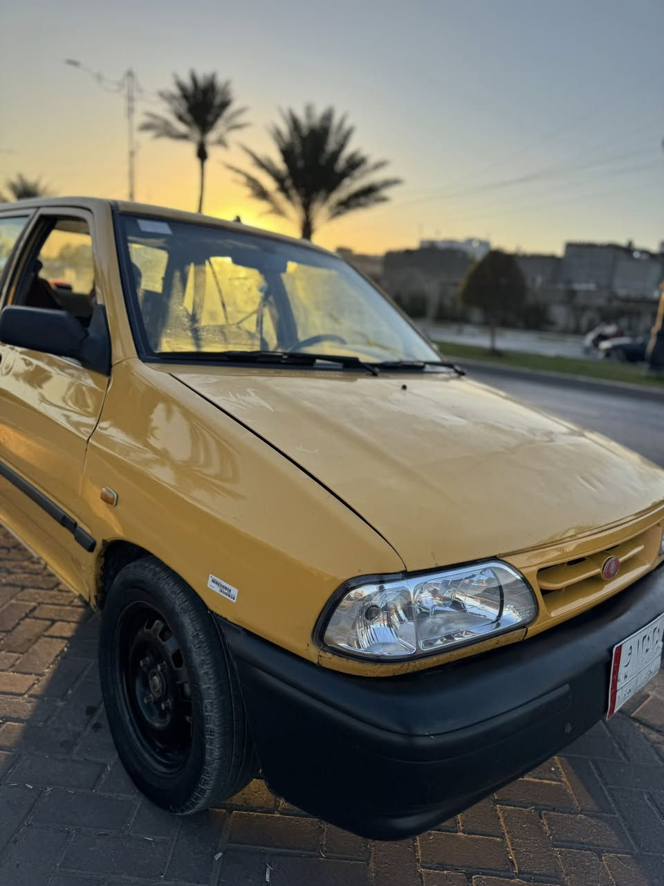 السلام عليكم سايبا 2015 جاهزه لاتبديل ولا صبغ مكينه وكير مكفولات بيها شاصي الايمن فطر كلش قليل ولحمته حداديه كهربائيات كلها شغاله مابيها نقص برغي فقط هاي الخياسات القليله كدامك البقيه كله جاهز هيئه مصفره قبل شهر فقط غرامه 100 الف تنزل من السعر تحويل ثاني يوم مكاني بغداد مدينه الصدر ***********
