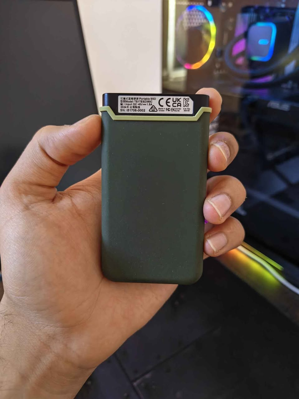 تەنها سێ مانگ بەکارهاتووە و وەک نوێیە

ناو: Transcend ESD380C
بیرگە: 1 تێرابایت
خێرایی گواستنەوە: دوو گێگابایت لە چرکەیەکدا!
ڕەنگ: سەوز
نرخ: ٢٠٠ هەزار

گونجاوە لەگەڵ کۆمپیوتەر و ماک و مۆبایلە تایپ سیەکان السليمانية, العراق


**إذا كنت صاحب هذا الإعلان وتريد حذفه لأي سبب، رجاءا أرسل رسالة إلى الدعم الفني**