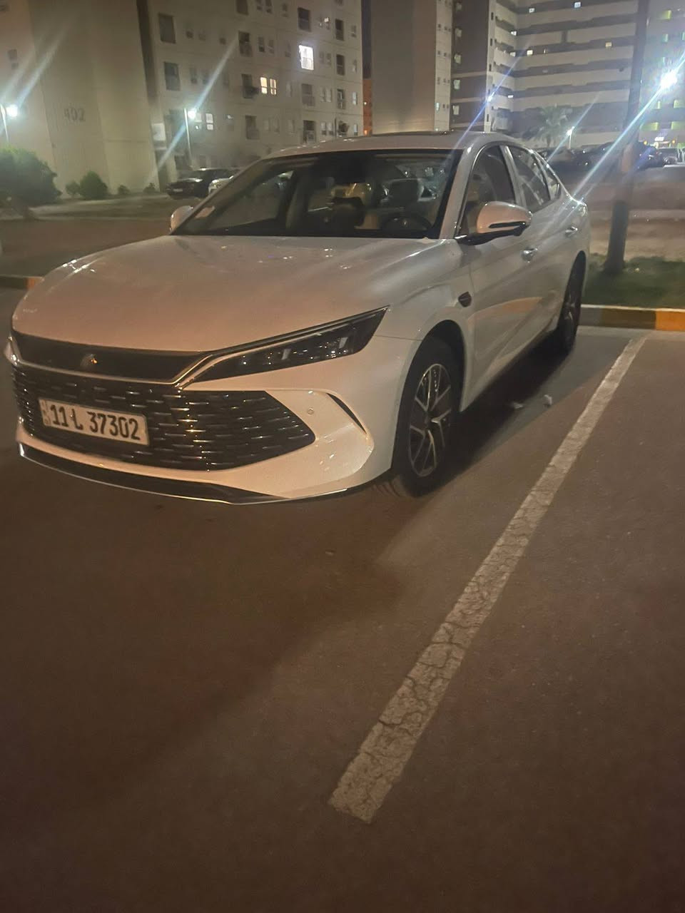 سلام عليكم كن L موديل 2025فوول مواصفات13كامرا داخل ابيض ماشيه 1000كم السعر 27مليون للجادين ***********
