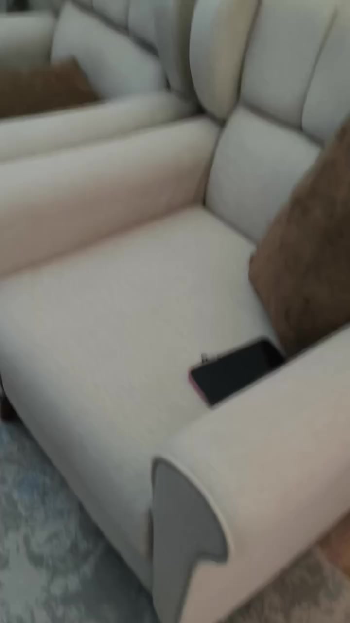 السلام عليكم تخم ٢ قفنات و٢ كراسي ٨ مقاعد جديد جدا غير مستخدم شغل درجه اولى وبي ضمان ٥ سنوات مع الكوشات السعر ٤٠٠ عنوان بغداد البياع ***********
