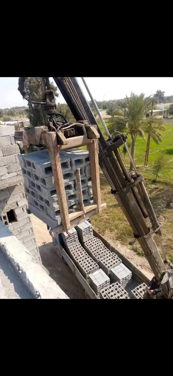 يوجد لدينا بلوك توصيل داخل الفلوجه بسعار تنافسيه قياس 20 530الف واصل لباب بيتك   قياس 15 490الف واصل لباب بيتك  قياس 12 450الف  واصل لباب بيتك بل كرين داخل الفلوجه 
***********
