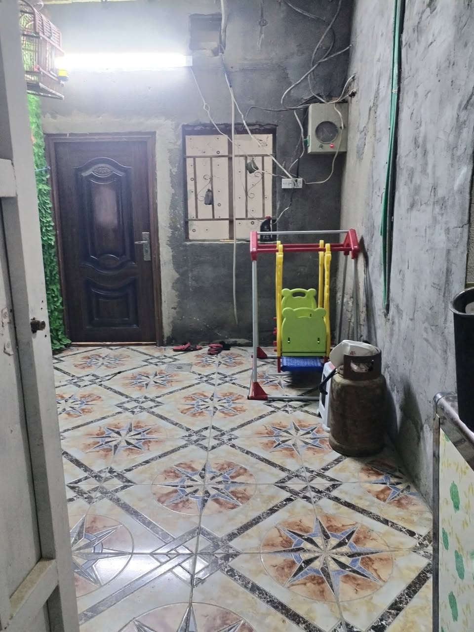 اللهم صل على محمد وآل محمد
دار للبيع زراعي بيه وصل تطويب مساحه ٢١٠ يحتوي على غرفتين وديوانيه وصاله عدد ٢ مطبخ صحيات خارجيه ٣ حمام داخلي مناور عدد ٢ كلدور داخله درج بناء بلوك الشمال عكاده والبتلو حجر متوفر جميع الخدمات عدى التبليط يصلح ان يكون بيتين للاستفسار مراسله خاص او الاتصال على الرقم
***********
موقع البيت الشارع الي يربط بين الثوره المنصوريه اقرب نقطه داله اسواق الزيتونه ومخبز سومر
