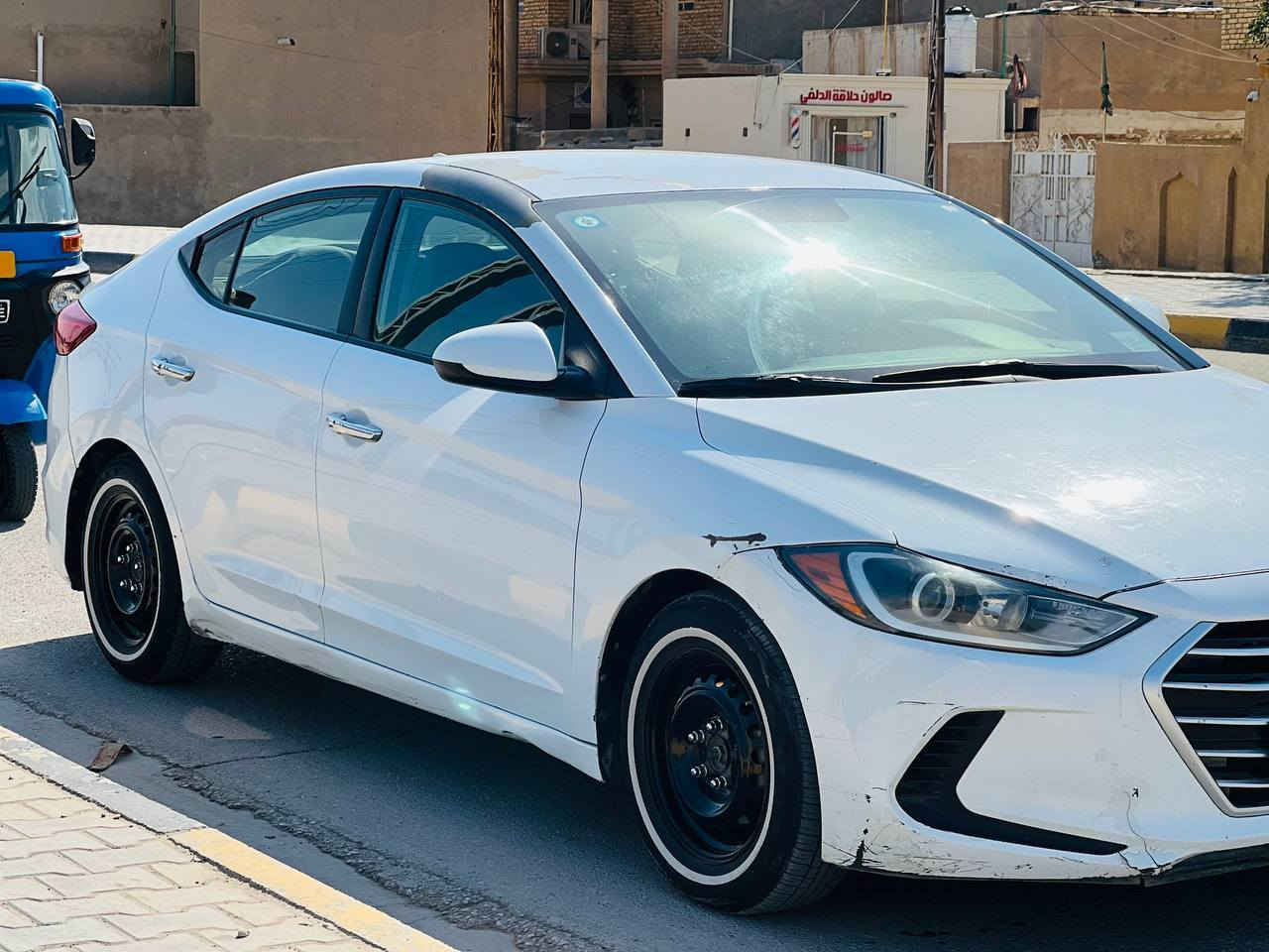 سلام عليكم النتره 2017 مكانه كوت مابيه حادث قوي بس طخه خفيفه بل جنطه وقبق جنطه مبدل ايرباكاته سليمه ***********
