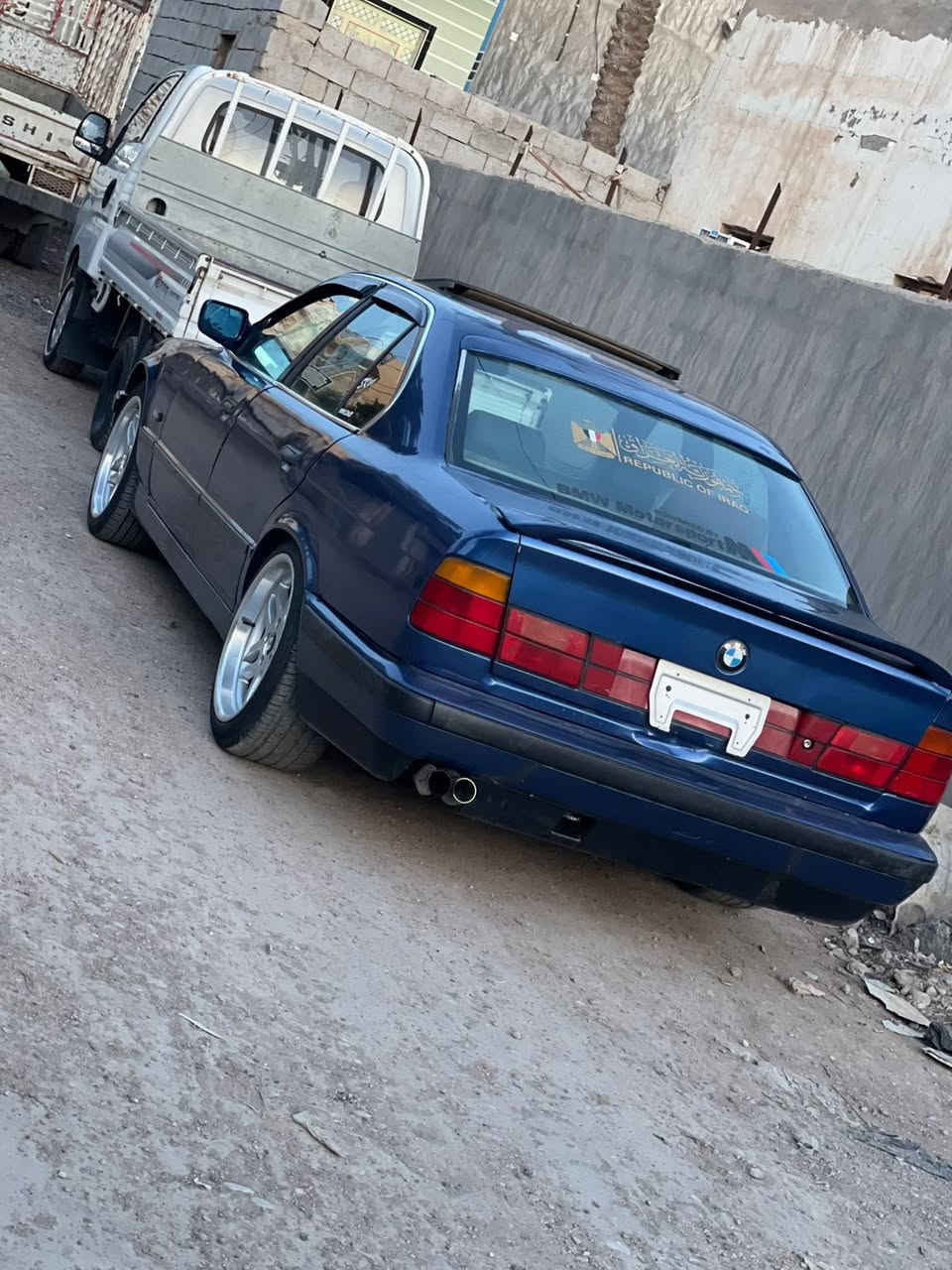 سلام عليكم للبيع بي ام موديل 91 مكينه 25كبس  گير عادي مكينه كير كفاله صدر جديد ويل Mاصلي  سيارة كلش حلوه و نضيفه السعر 45وبيها مجال كلش بسيط العنوان ديالئ بلدروز لاستفسار *********** ،،، ***********
