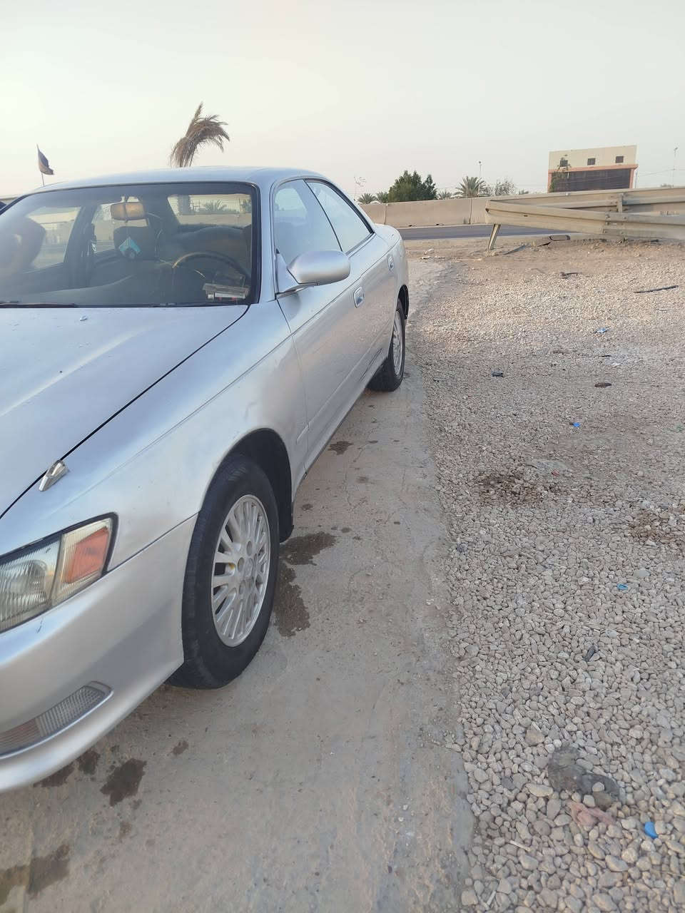 السلام عليكم للبيع مارك نفخ موديل 94 مكفولة كص ونقل جثة شرط التحويل 
كير ومحرك اثنين ونص خير من الله 
تبريد شغال 
حدادية 80بلمية  كهرباء كلة شغالة 
لون مميز رصاص غيره محدد 
السيارة بسمي سنوية جديد هز جدد  السعر 63وبية مجال للشراي 
مكان السيارة بابل الحله رقم صاحب السيارة 
(***********
