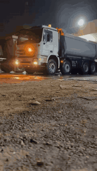 سلام عليكم الكتروز قاطره ومقطوره للبيع حجم المحرك 6V
41 41  شيال  قماره وربع  كير كهربائي مجموعه جي اف  للاستفسار ***********
