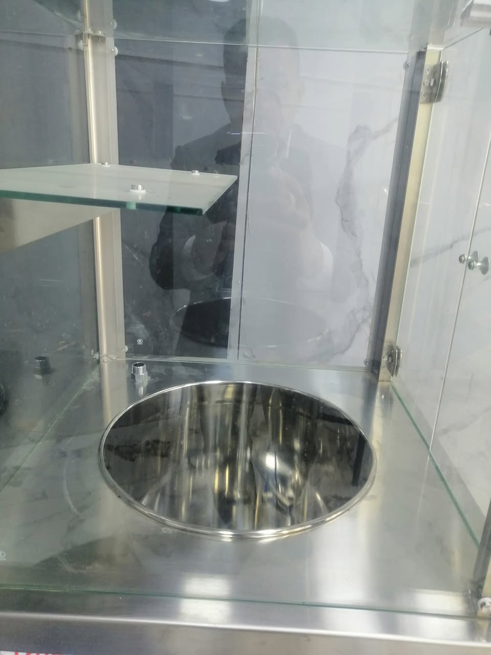 السلام عليكم ورحمة الله وبركاته
براد لبن تركي
ما مستخدم ولا دقيقه
موجود بالكوفه والسعر مناسب
البراد ما مستخدم  الصناعه تركي
***********  رقم الجوال
