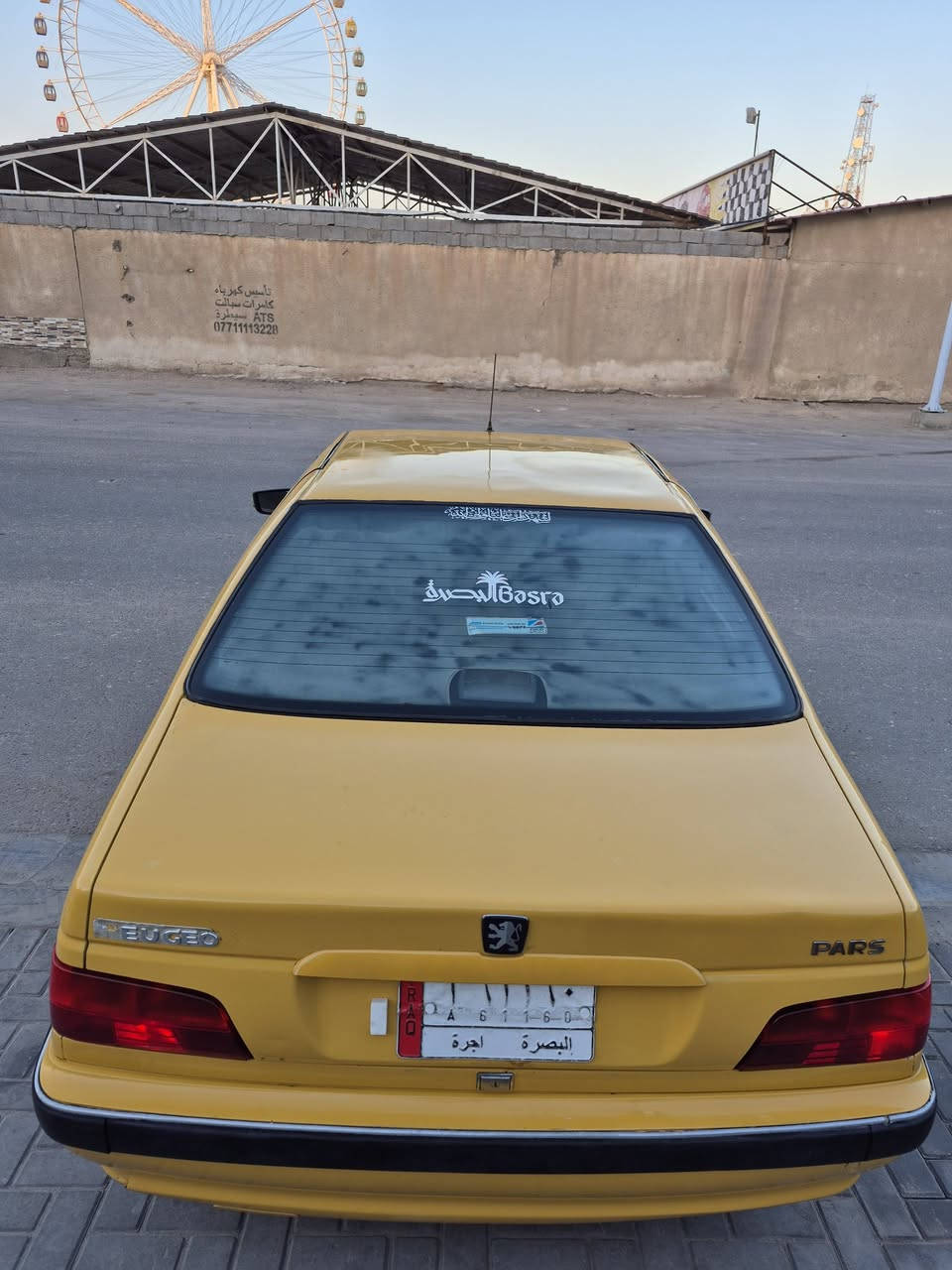 السلام عليكم بيجو بارص 2015 كفالة عامه مصفرة هيئه وغرامات مكينه كير حداده تخم تاير تبريد ضربة تبديل كلها مكفولة تراي يخبل سيارة جديده واحلى من صور ولحد يكسر بيها سعره 40 ,ورقة مكاني بلبصرة بلقبلة ***********
