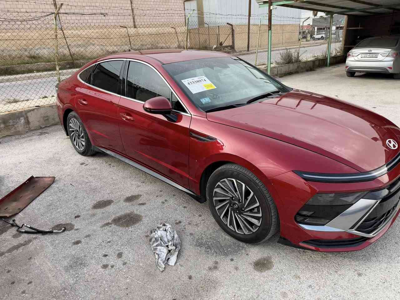 سلام عليكم سوناتا هايبرد دخول جديد مدفوع كمرك وضريبه عله القرار الجديد موديل 2024مرفم بغداد حادث ربع جاملغ خلفي مرقفق بلصور***********مكان سياره بغدادشعله سعر 220$
