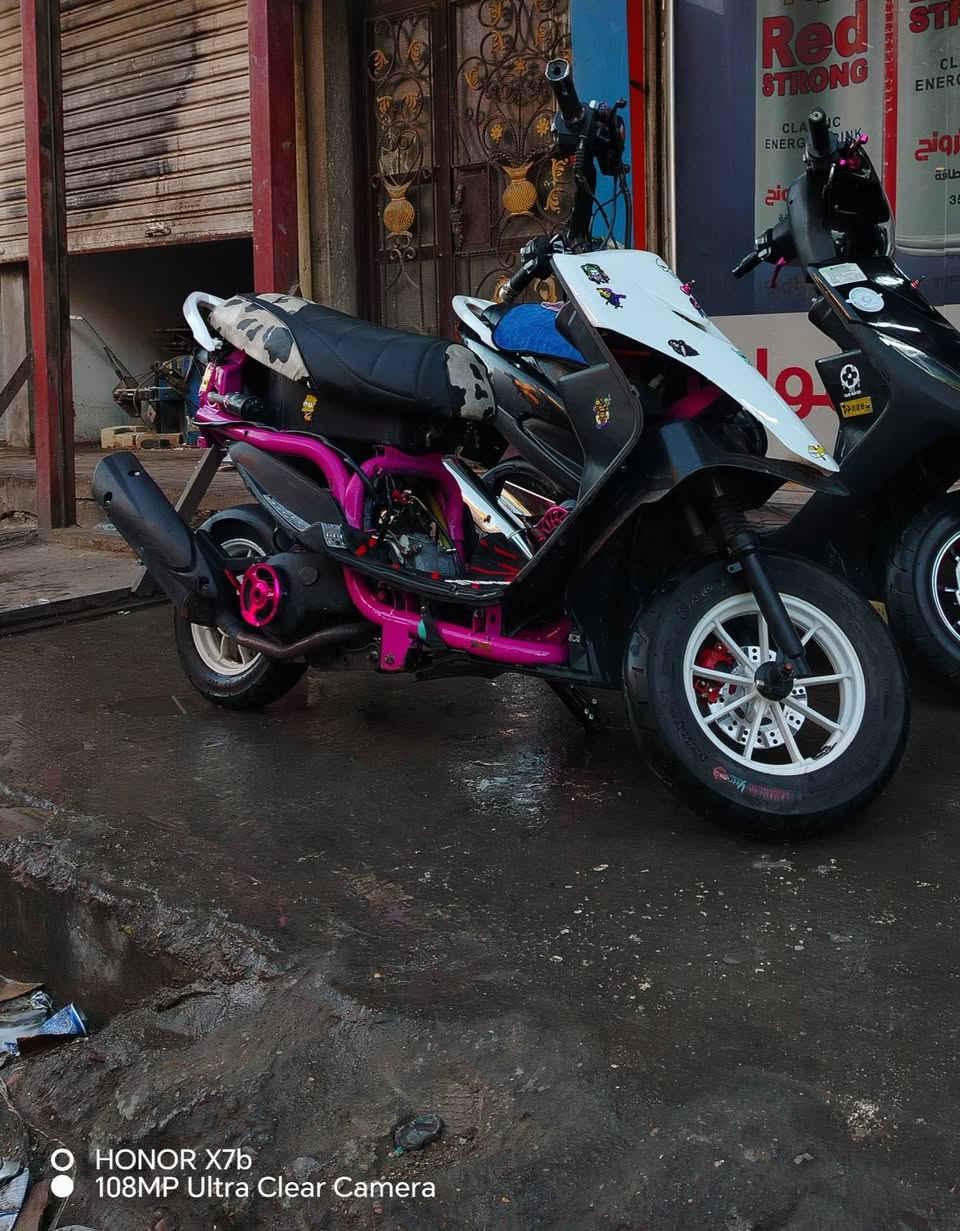 سلام عليكم شباب دراجه للبيع ماكس عدله ١٢٠ دراجه حلوه مكينته حلوه    وناعمه دراجه تاكل الكاع اكل الدراجه مكينته ٤٩ شلعه معدل تشك شك عليه صالنصه اف امي وياله تايرات جدد قبق قبف فلاوين دبل امامي خلفي شغال ضفيرته بيه
السعر ٥٠٠ وبيه مجال للطيبين وهاذ الرقم خابرني ودلل ***********
