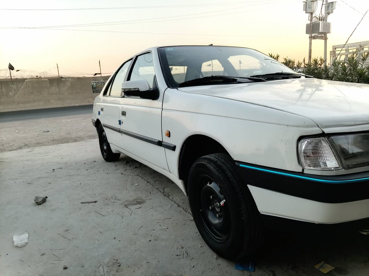 السلام عليكم شباب بيجو جي ال اكس موديل 2009بسمي رقم بغداد سياره بلاديه بدون صبغ بدون ضربه كير مكينه تبريد تدفه كلهه شغله تخم تاير جديد صدر امامي جديد كهربائية كلهه شغاله ليت زنون سعر 38مكاني بغداد***********
