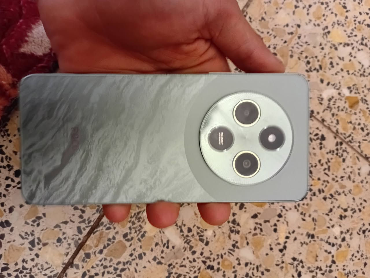 السلام وعليكم بوكو 75c ذاكرة 256 الجهاز نضيف فقط شاشة مشروكة وما مئثرة عل جهاز مراوس فقط عندك تعال خاص وهاذ رقمي ***********
