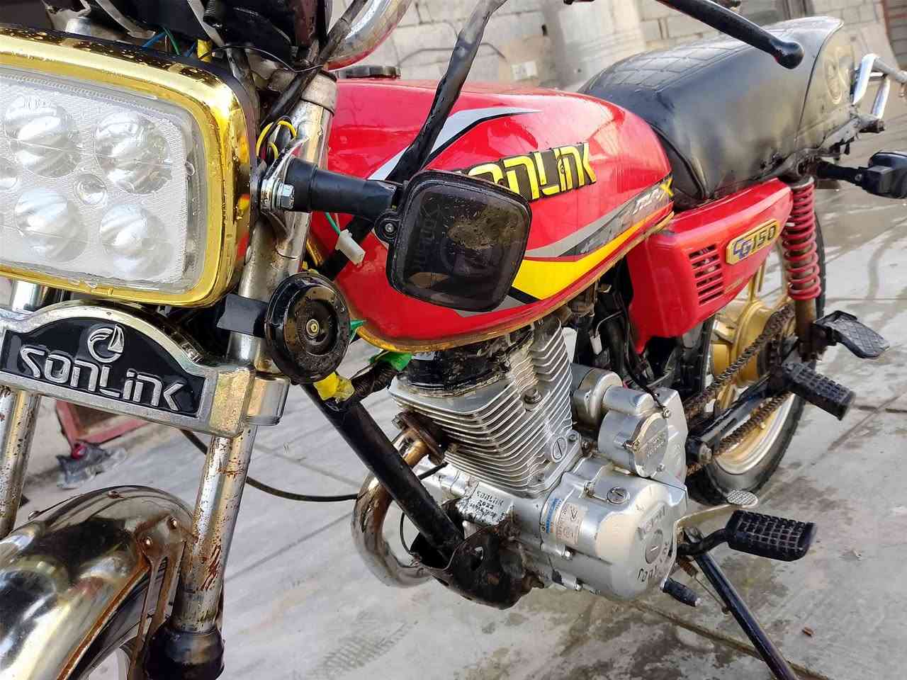 سلام عليكم دراجه ايرانيه 5كير لبيع دراجه خير من الله لاتبخير وله تنقيص مكاني بغداد مشتل السعر 400 وبيه مجال ***********
