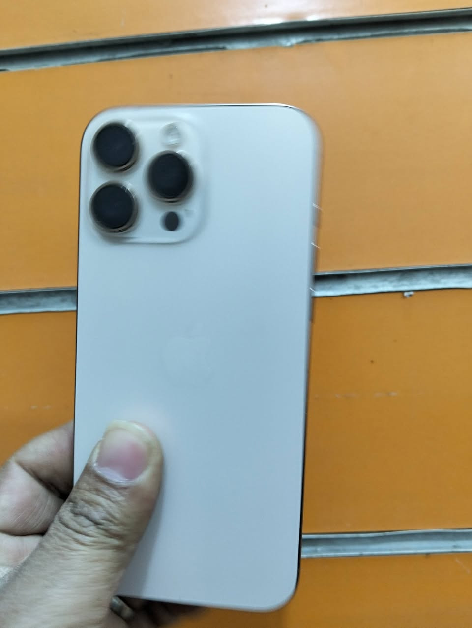 16 برو ماكس ذاكره 256 مستبدل بس كامره
بطاريه 100 ماستر AAA جهاز فول نضافه
***********...يدللون المتابعين
مليون و200...
