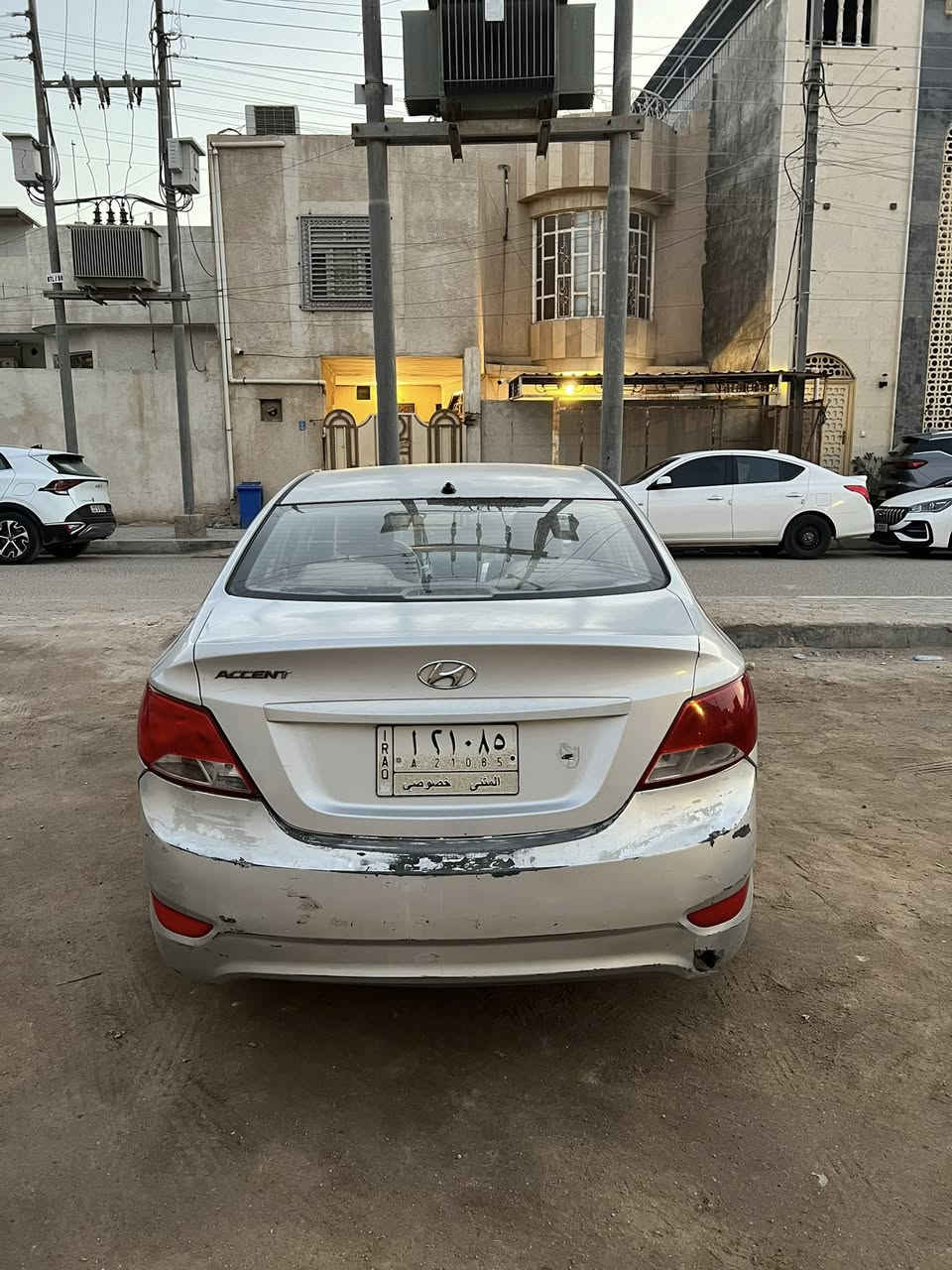 السلام عليكم للبيع اكسنت مديل2015خليجي مكفوله من ضربه  سيارة جاهزة من كل نواحي كير ومكينه مكاني بصرة سعر70وبيهه مجال قليل اتصال على ***********
