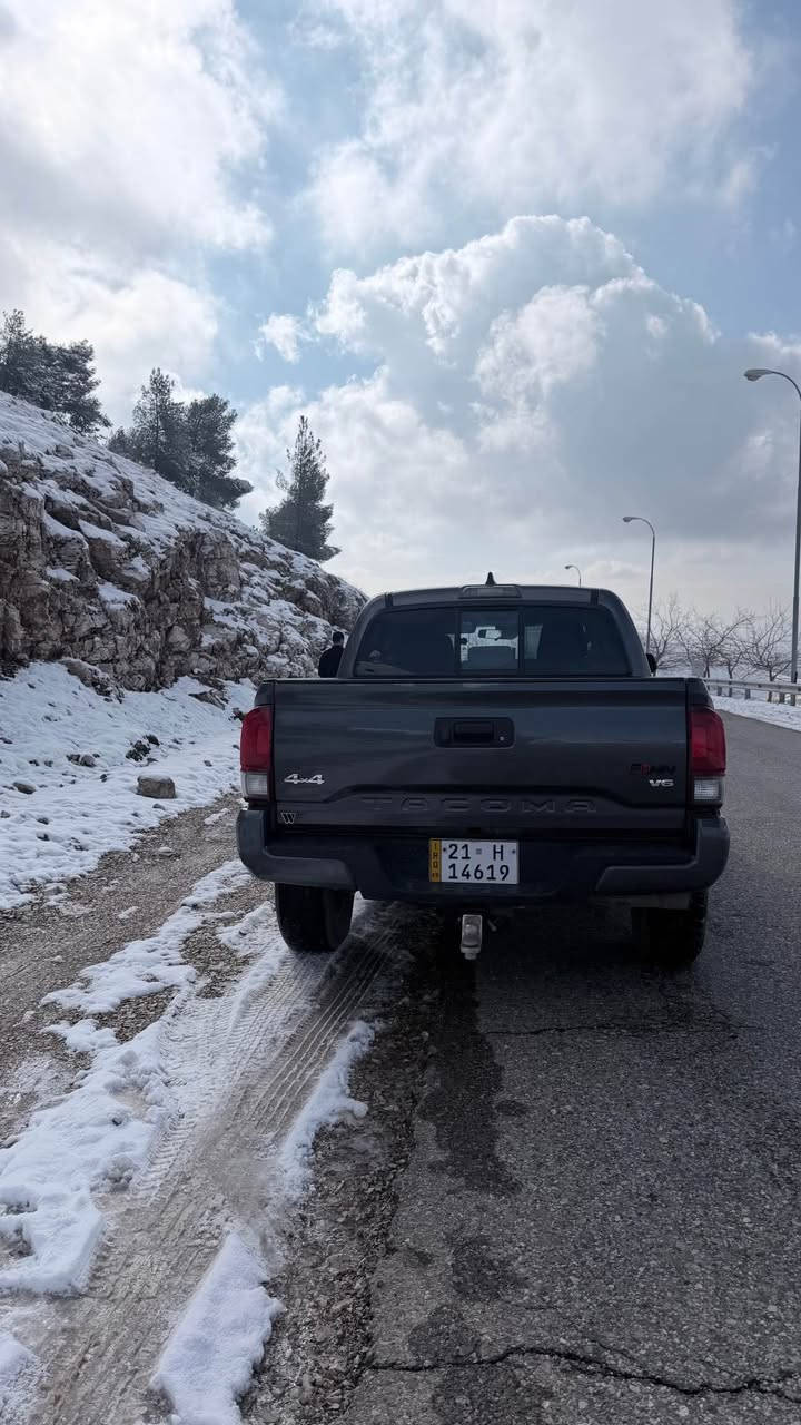 تويوتا توكاما موديل 21
سته سلندر. بانزين فور ويل 
ماشيه.116الف
بصمه تشغيل عن بعد
ضربتها. موجوده وموضحه بالسونار 
مكينه وكير مكفول

واذا مراوس بهايلوكس. اوتو فورويل  

السعر 235وبي مجال

*********** Colombo, Sri Lanka
