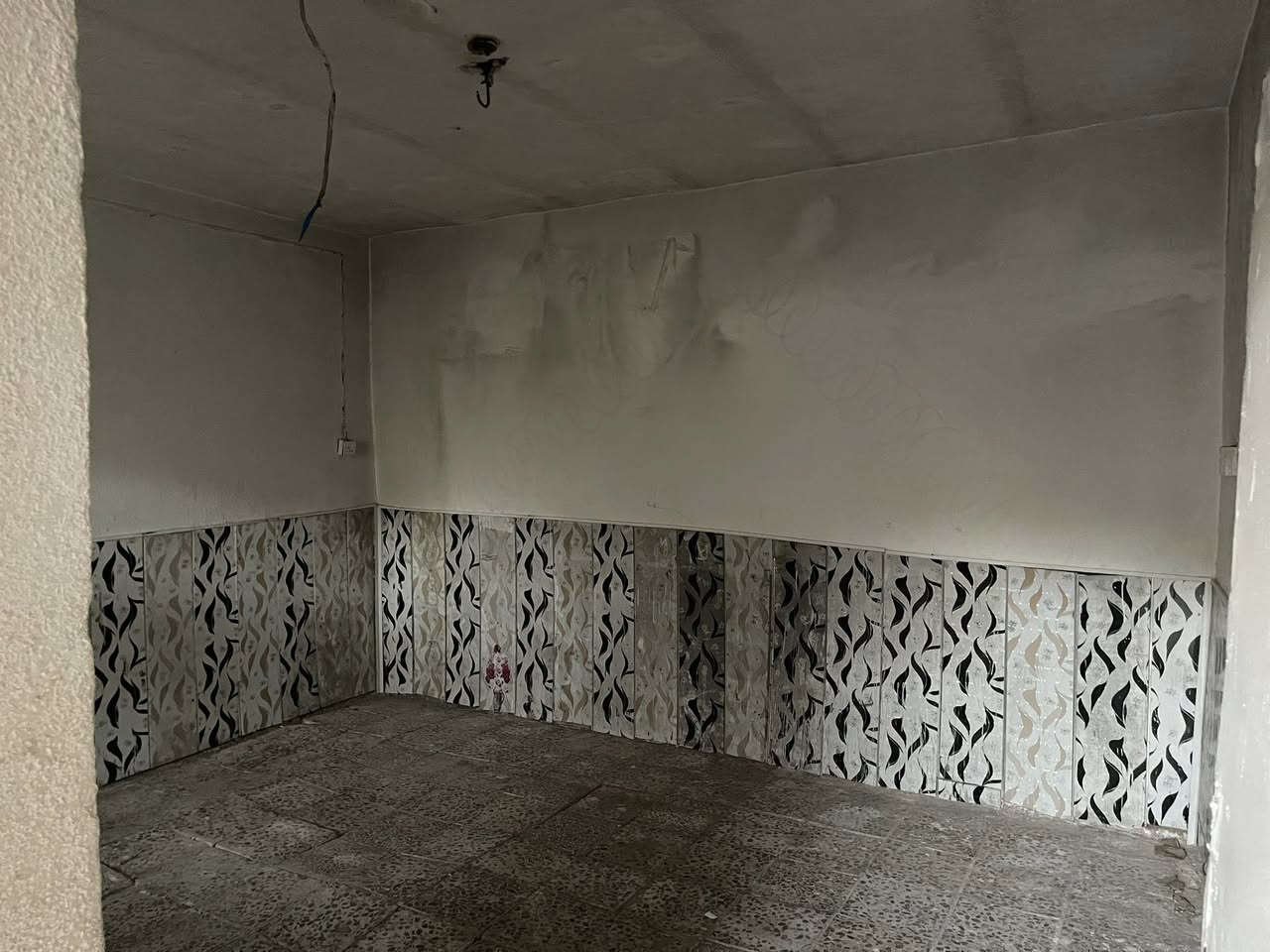 سلام عليكم 
مكتب ( عــقـ🏦ــارات ارض بابل) 
🏫 مشتمل للبيع (تقريبن مساحه 100م)
(اصلاح زراعي) فقط مكاتبه 
يتكون من غرفه نوم وصاله ومطبخ ومجمع صحيات 
💸 السعر (7) وبي مجال 
🌏 عنوان ( شارع 80 طريق نجف/ مقابيل مخبز مهند )
للاستفسار 
***********
