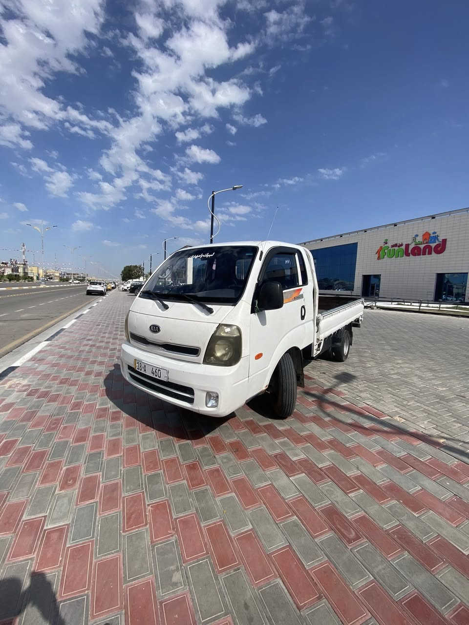 السلام عليكم كيا فحل مسكر٢٠١٢مكفولهً سياره مابيها اي نقص رقم نكليزي مكانها كربلاء للاستفسار تصال ع رقم***********
