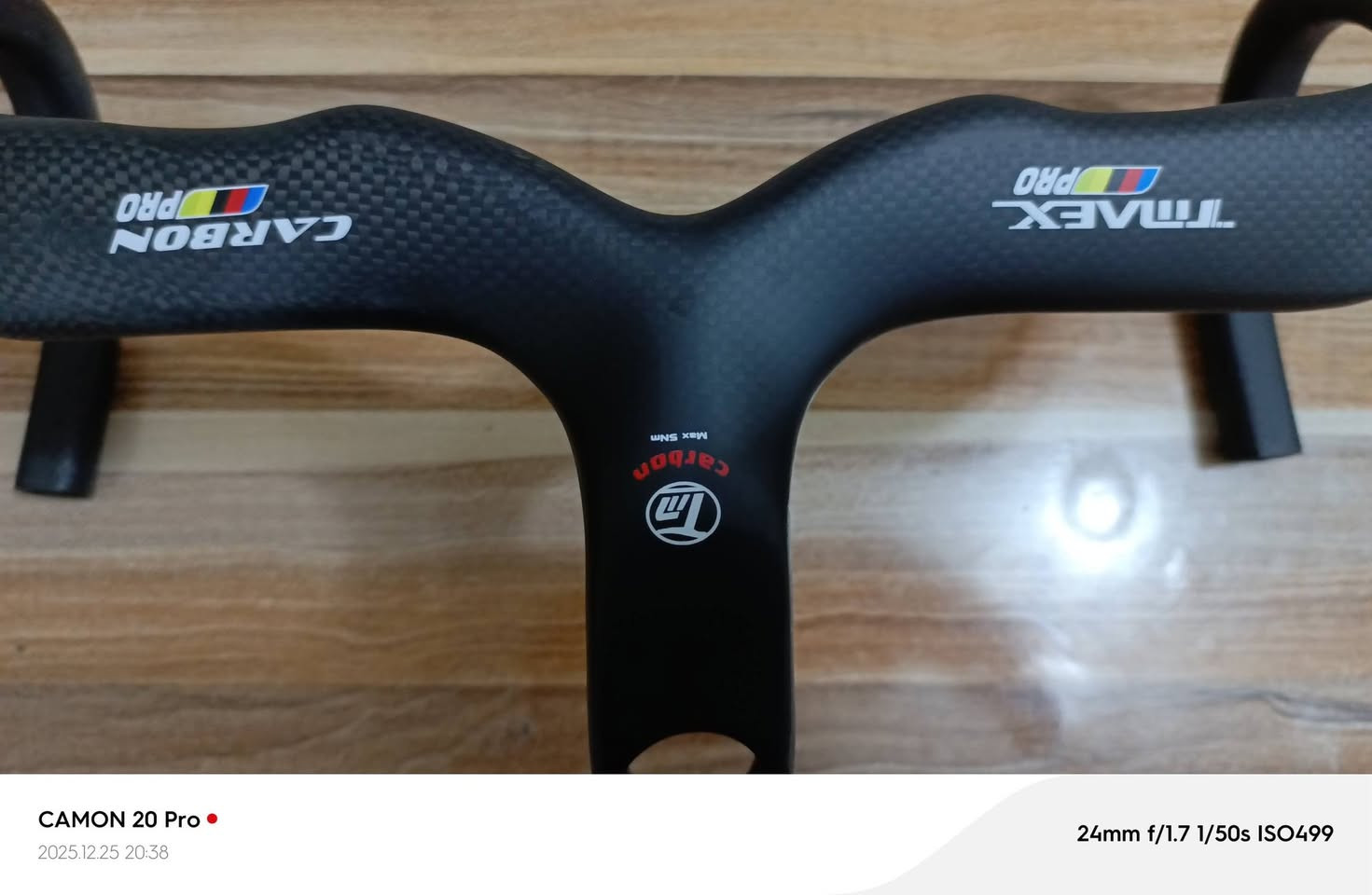 سلام عليكم للبيع استيرن  رود من ماركه كاربون فايبر مع تصميم وإيرات دفن
للاستفسار على الخاص او على الرقم التالي *********** ويوجد توصيل
