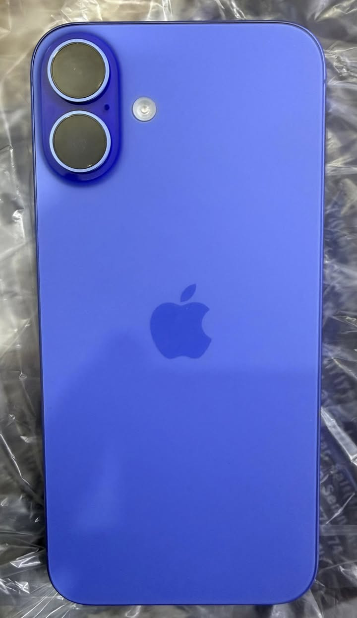 السلام عليكم للبيع ايفون 16 بلاس ذاكره 128 اخو الجديد بطاريه 100 مشحون 50 مره بعده بلضمان مستعمل شهر واحد فقط كلش نضيف احله من الصور مكاني بغداد الحريه   واتس*********** رصيد ***********
