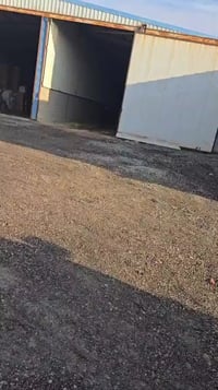 دونم ونص للبيع طابو سند ٢٥ تحتوي على مخازن جملونات  الموقع // بغداد جر...