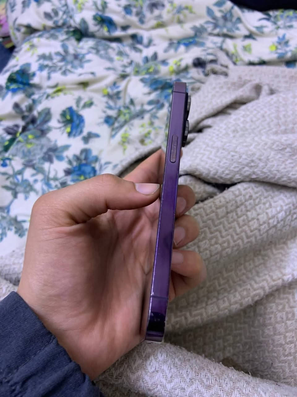 ايفون 14 برو صغير 
جهاز كلش نضيف 
بلادي وتر مامفتوح ولا مصلح 
بطاريه 74 
جهاز كامل ملحقات عربي شرق اوسط 
السعر 525 بيع او مراوس 
هاتف ***********
