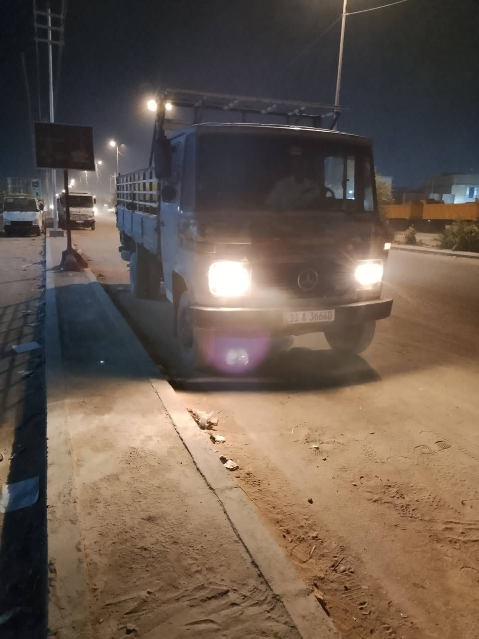 السلام عليكم سياره للبيع مكينه وقير جدا واكسن فول مواصفات سياره جديده شغل واطلع والشرا***********
