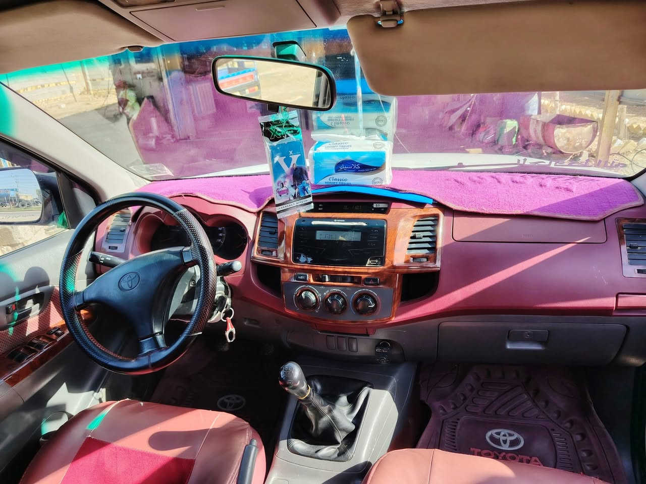 سلام عليكم للبيع بيكم تيوتا هايلوكس مديل 2014سعودي ام الداعاء شاصي 19رقم واسط بسمي مداور ثاني يوم جاهزه السياره مكينه كير  تبريد تخم تاير  سياره جديده بمعنى الكلمه مكفوله كفاله عامه السعر 195وبيه مجال لاستفسار***********المكان ديوانيه الحمزه الشرقي
