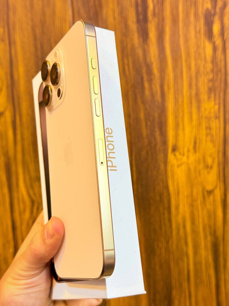 أيفون16 برو ماكس عربي شرق اوسط  ذاكره 256 بطاريه 94اعتبره فاتحه بيدك من كارتونه ممبدل بي شي مع ضمان 5 ايام نضافه 100‎%‎ كامل ملحقاته  وتر بروف عل حاسبه كله نورمل مكاني بغداد البياع شارع 13 مركز الريس للموبايل 
⭕️متوفر اقصاد رافدين منصه ⭕️
السعر مليون و275  الف
 ***********
