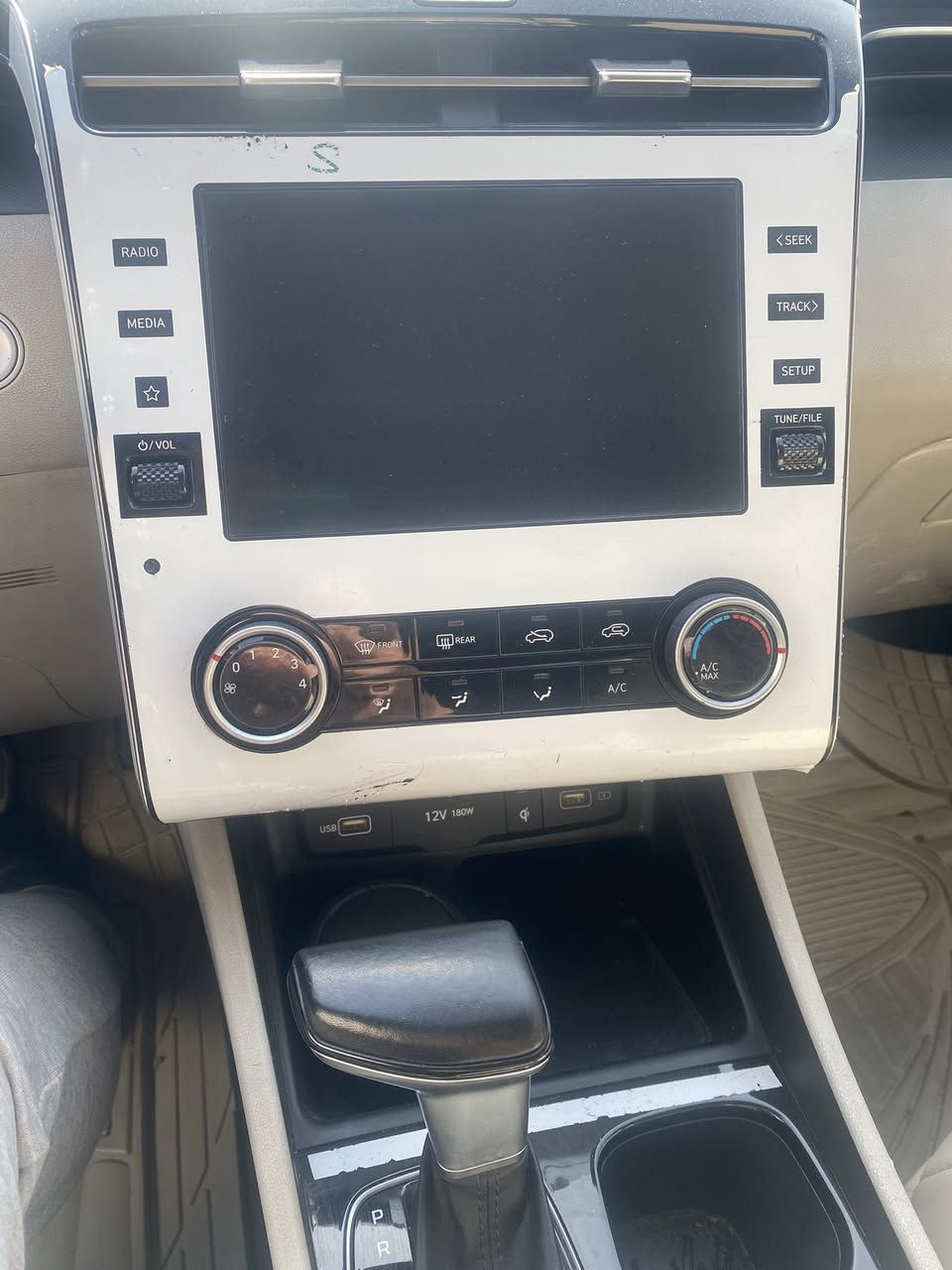 السلام عليكم توسان 23 جلد وبصمه وكهرباء ويل ١٩ بيها جم رصعه حالوب بدون صبغ وبارد السعر ١٩٠ خليجي للاستفسار ***********
***********
