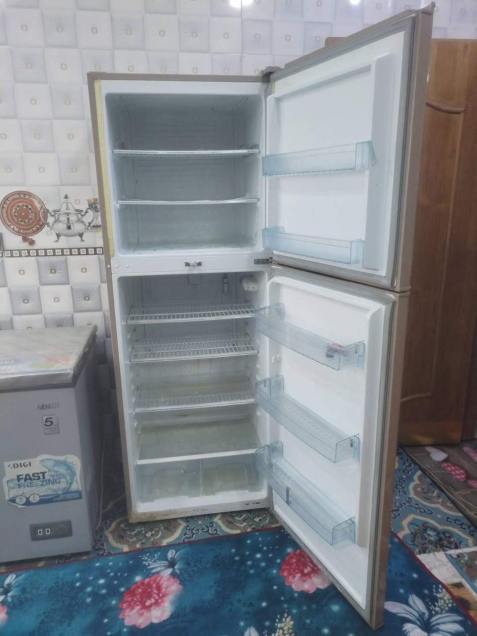 سلام عليكم
ثلاجة للبيع حجم كبير 24 شرط النضافة تجي وتشوفة بعينك السعر ( 350 ) وبيها مجال للأتصال *********** او مراسلة الصفحة
