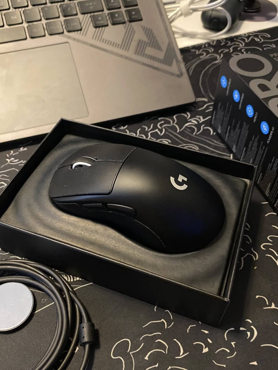 السلام عليكم اخوان
هذا ماوس logitech PRO X SUPERLIGHT 2 DEX
الماوس شغال ١٠٠٪؜ مابي اي مشكلة و نظيف و كل قطعه و غراضه موجوده وياه مثل ما موضح بالصور 

مكاني بغداد الشعب 
السعر خاص اي استفسار على هذا الرقم واتساب ***********
